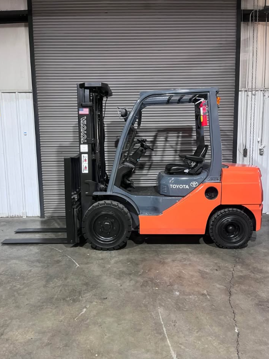 2015 Toyota 6k Diesel Forklift w/Side Shift & Solid Pneumatic Traction Tires!