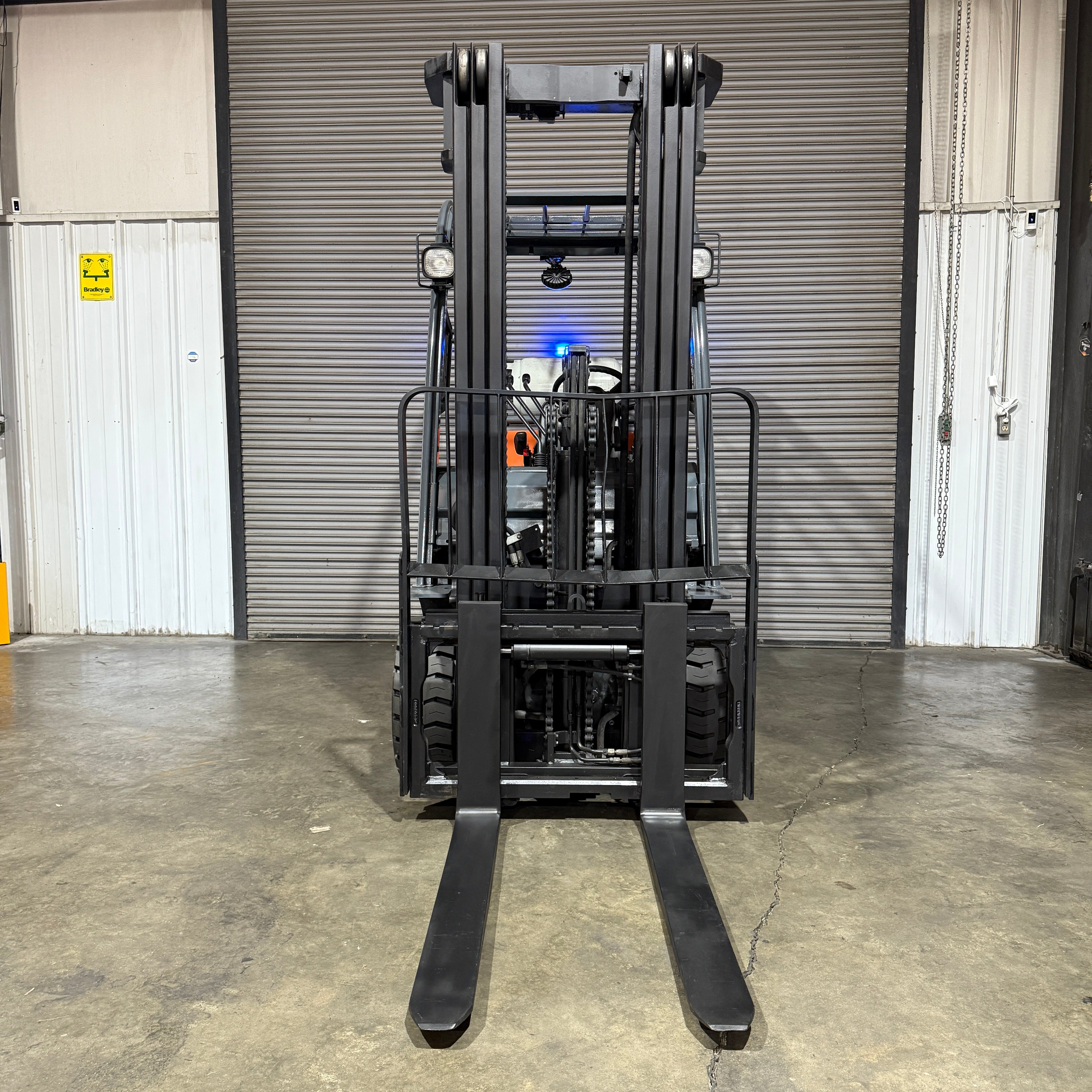 2015 Toyota 6k Indoor Forklift w/Triple Mast & Side Shift