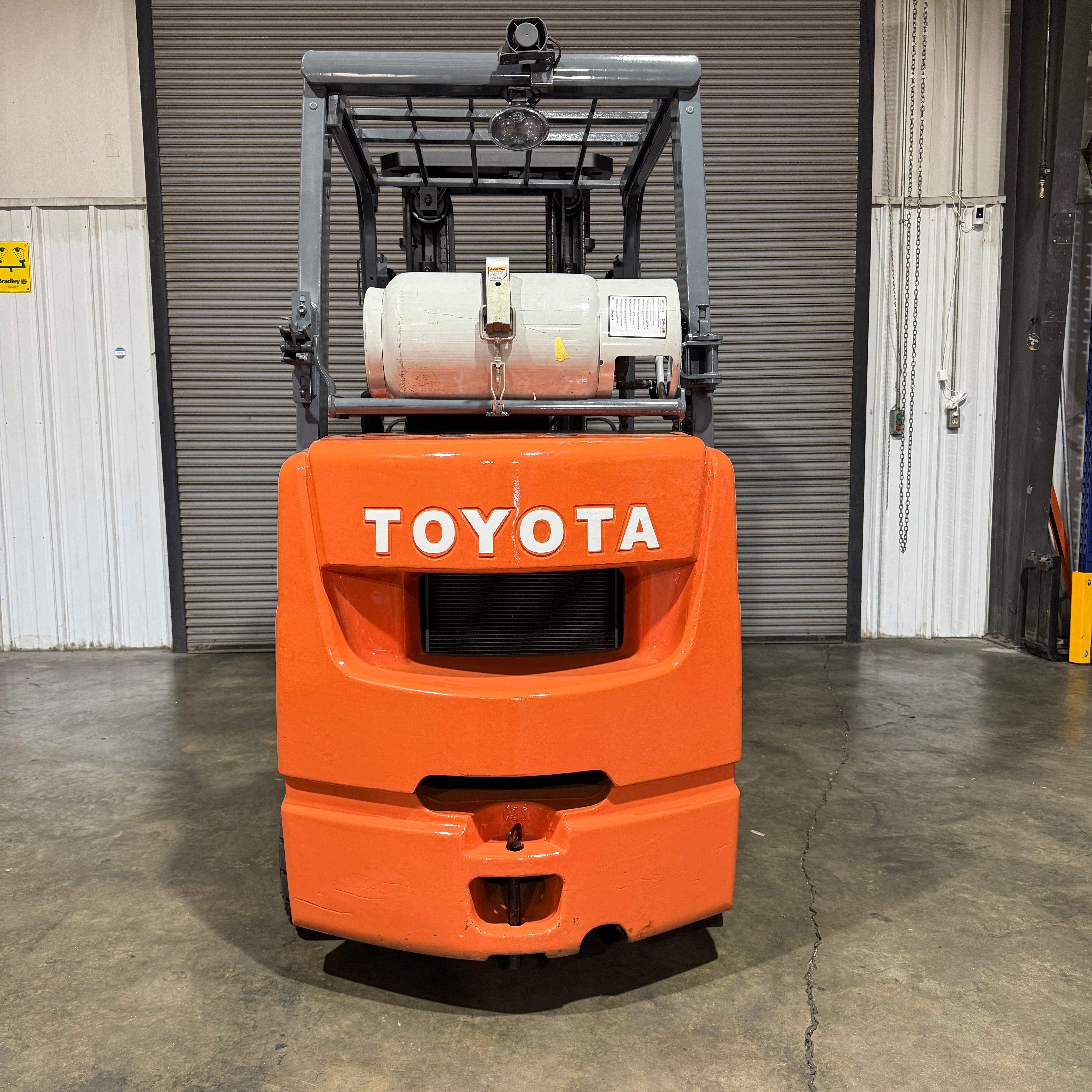 2015 Toyota 6k Indoor Forklift w/Triple Mast & Side Shift