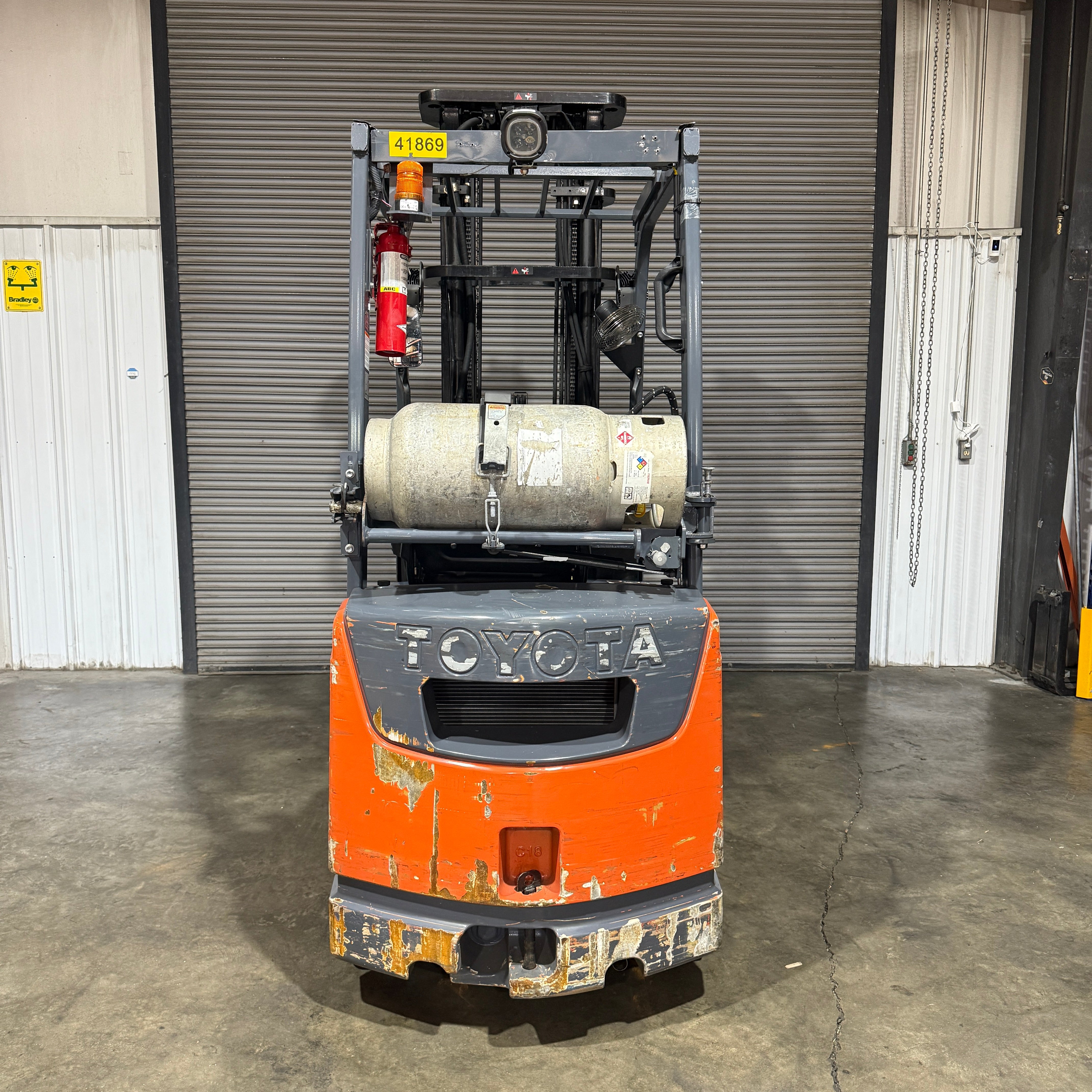 2019 Toyota 8FGCU18 Forklift Indoor Forklift w/Triple Mast & Side Shift