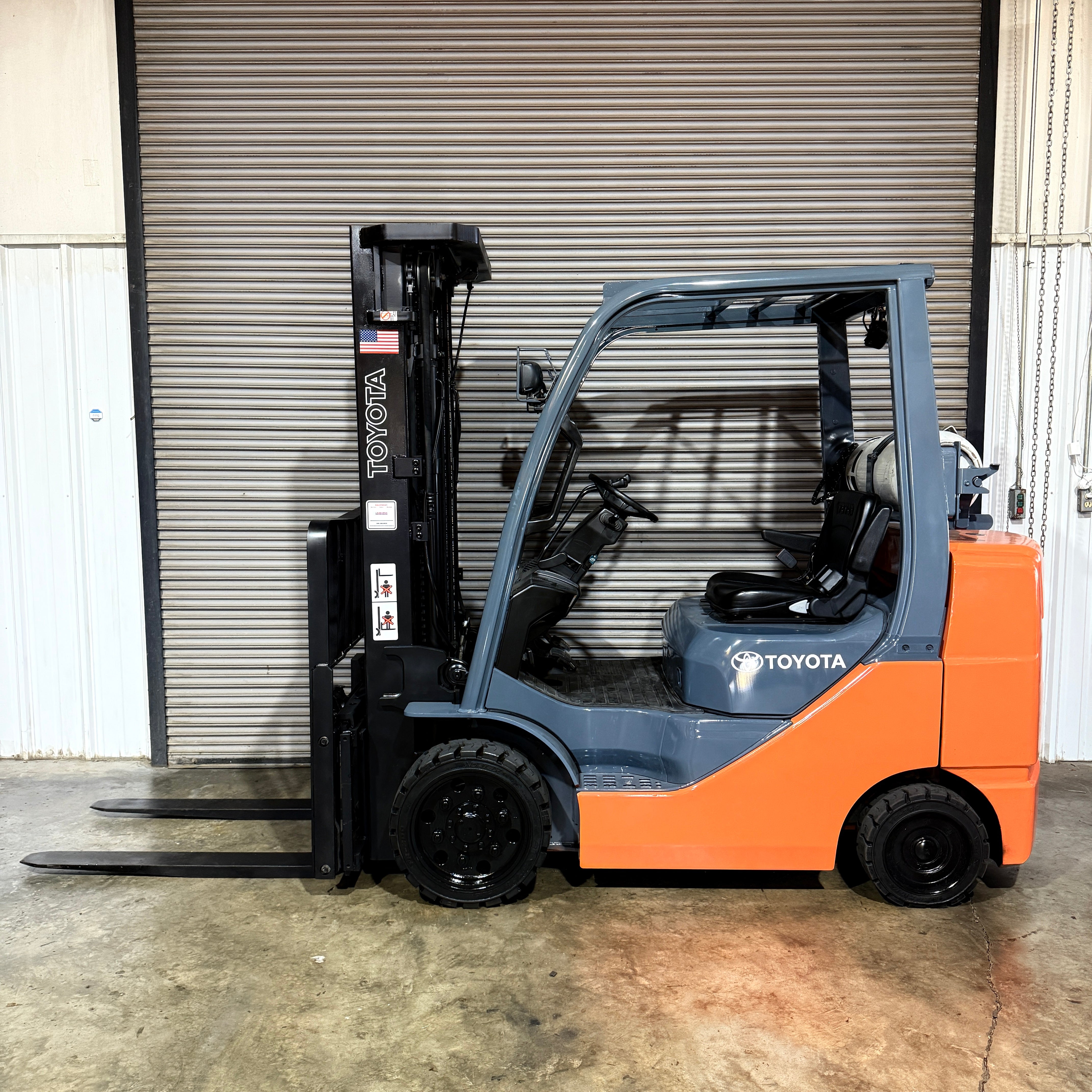 2015 Toyota 6k Indoor Forklift w/Triple Mast & Side Shift