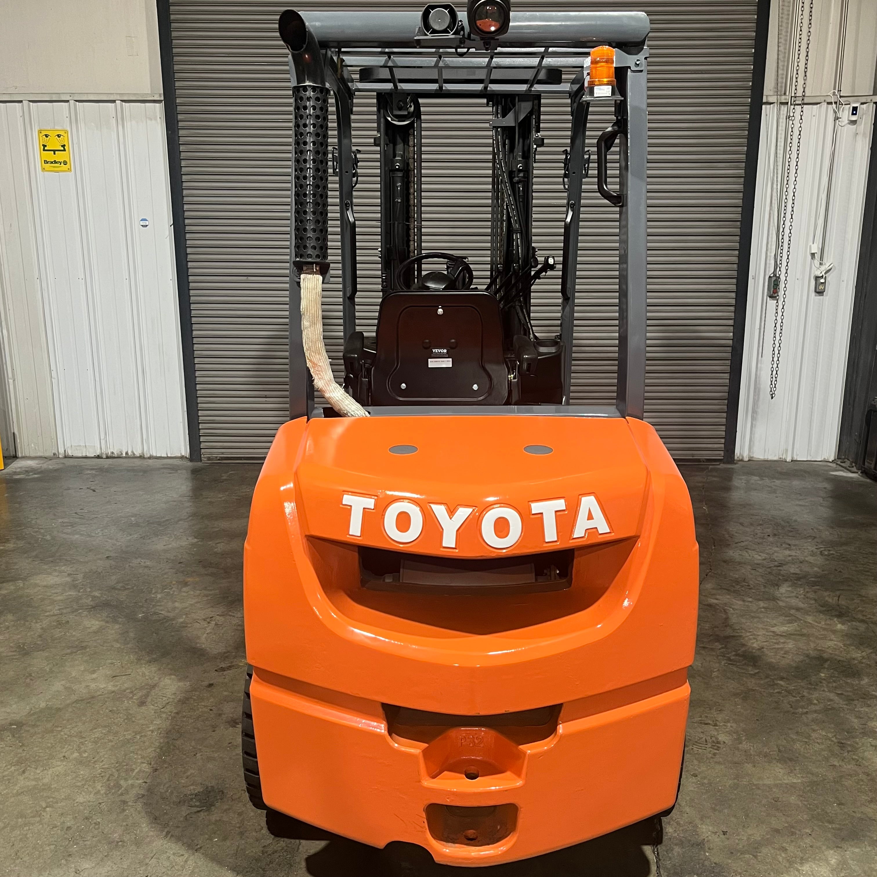 2019 Toyota Diesel 6,500 lb 8FDU32 Forklift & 360 DegreeRotating Fork Positioner