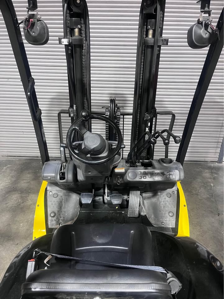 2014 Komatsu 5k Pneumatic Indoor/Outdoor Construction Forklift w/Triple Mast & Side Shift