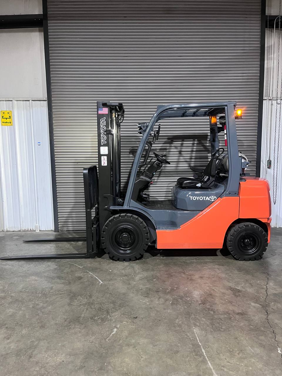 2017 Toyota 5k Outdoor Pneumatic Forklift (8FGU25) w/Side Shifting Fork Positioner!