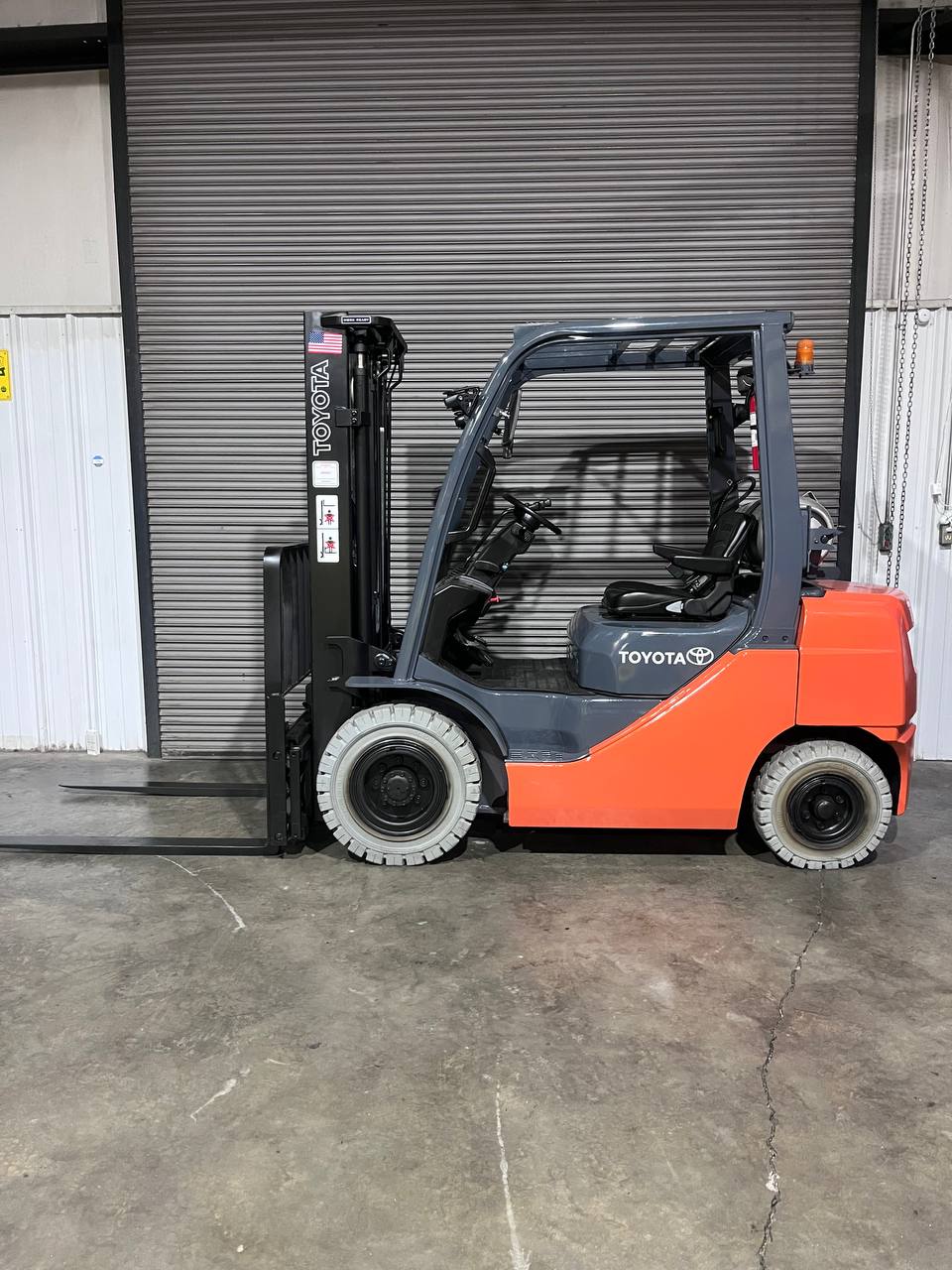 2017 Toyota 5k Outdoor Pneumatic Forklift (8FGU25) w/Side Shift Fork Positioner!