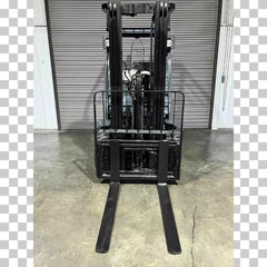 2018 Toyota Pneumatic Indoor Outdoor Forklift Triple Mast & Side Shift, 6500 lbs