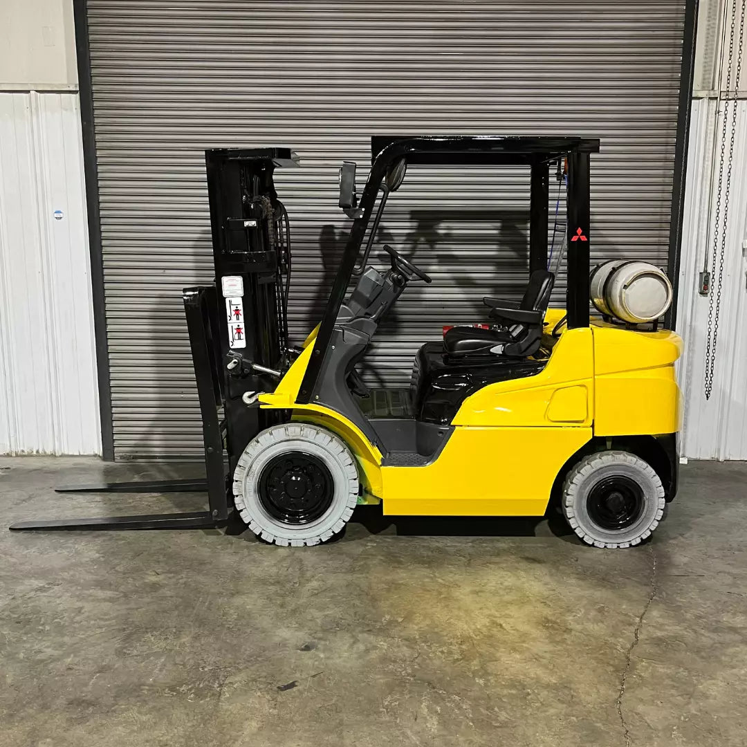 2014 CAT Dual Fuel Solid Pneumatic Forklift w/ Triple Mast & Side Shift 5000 lbs