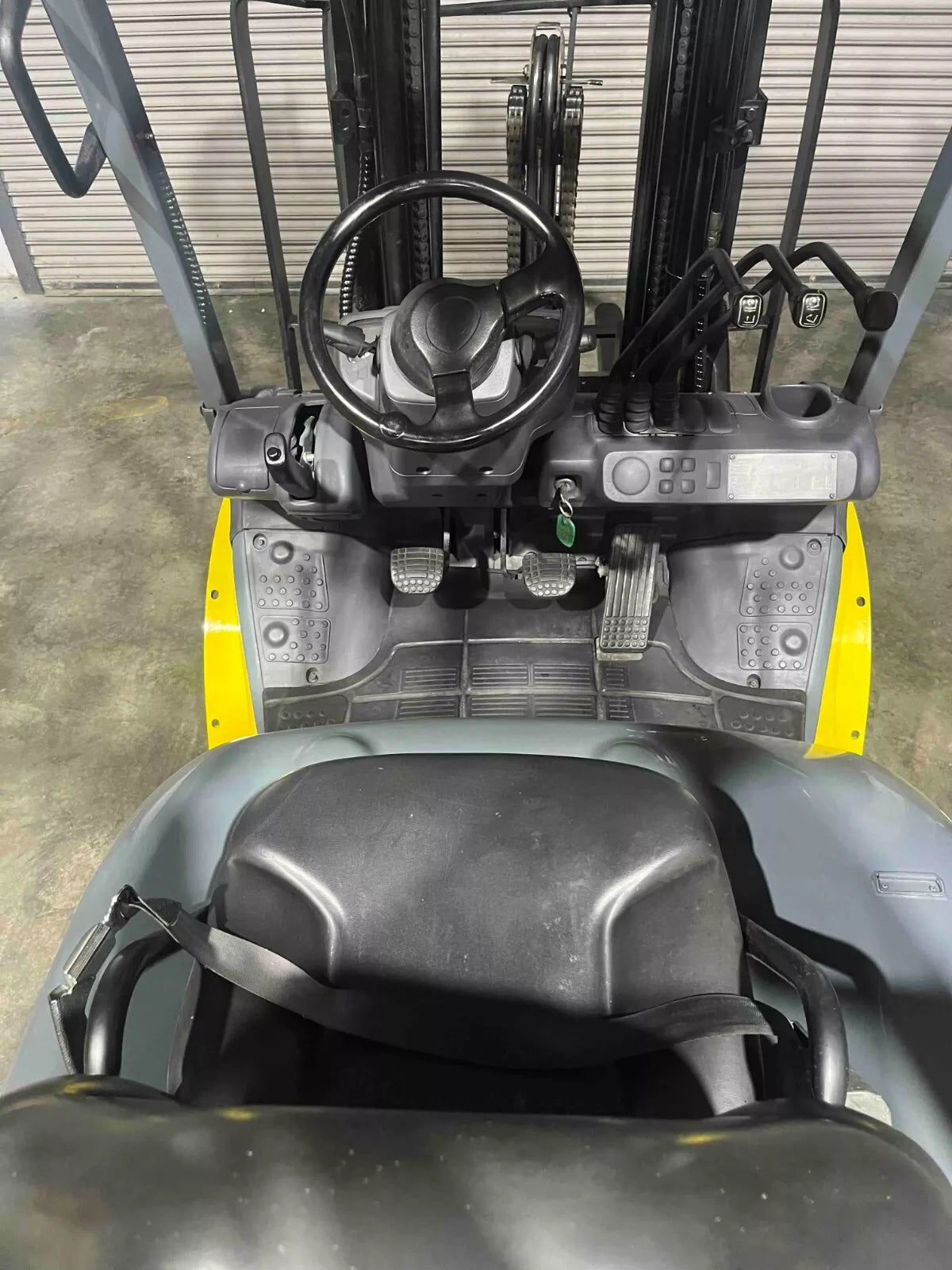 2014 Komatsu Dual Fuel Pneumatic Forklift w/ Triple Mast & Side Shift 5000 lbs