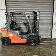 2016 Toyota 8FGU25 In/Outdoor Forklift w/Triple Mast & Side Shift