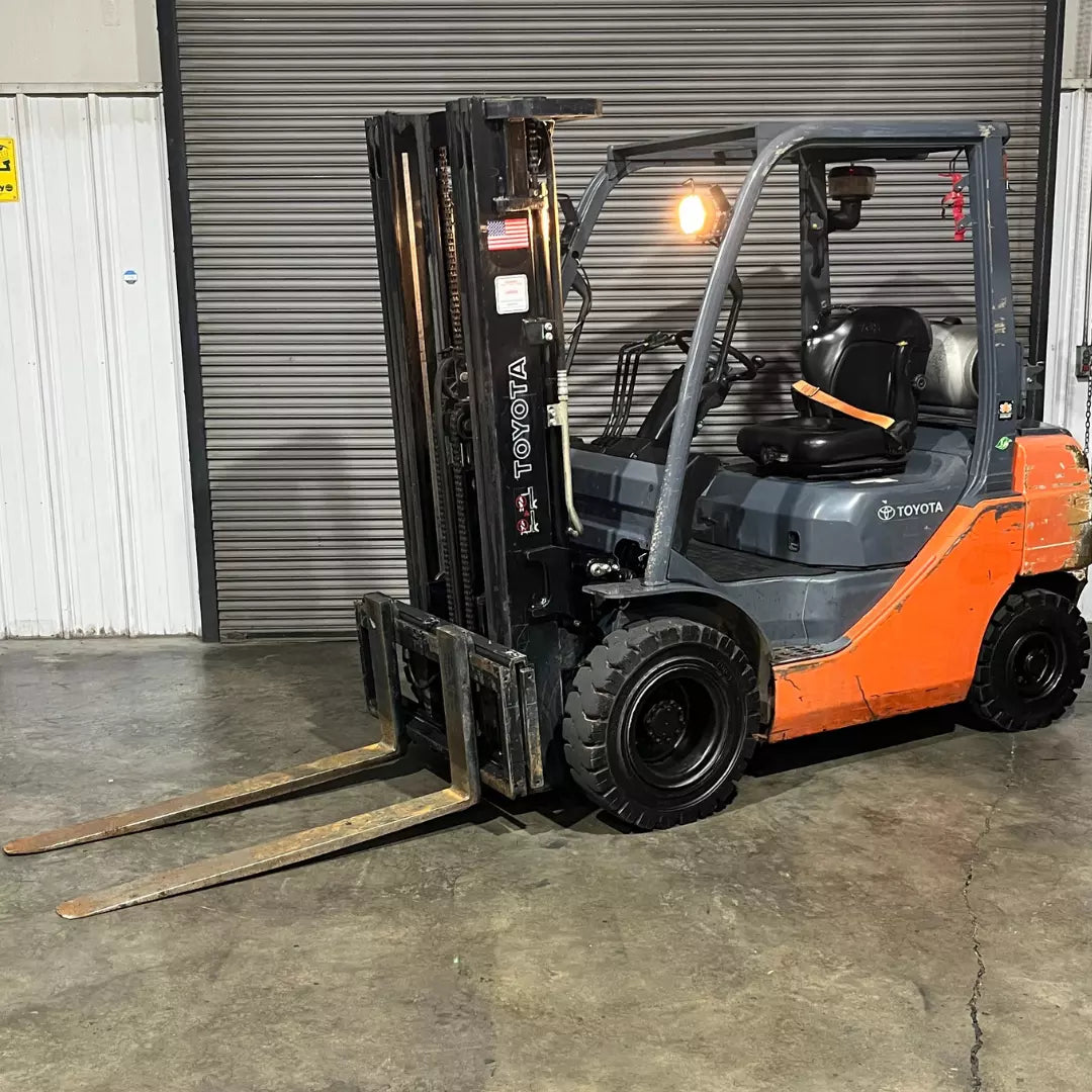 2016 Toyota 8FGU25 In/Outdoor Forklift w/Triple Mast & Side Shift