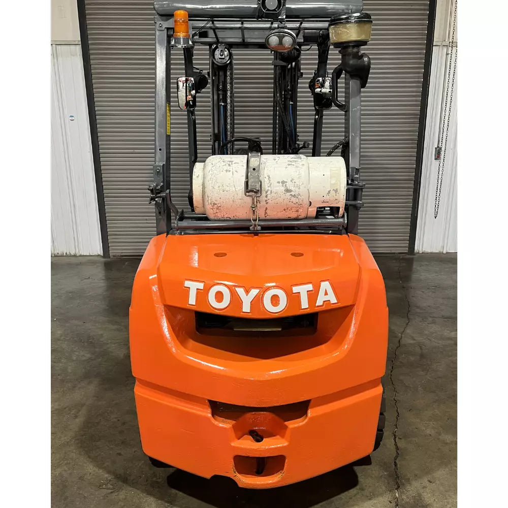 2014 Toyota Dual Fuel Pneumatic Forklift w/ Triple Mast & Side Shift, 6500 lbs