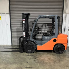 2015 Toyota Forklift w/ Triple Mast Side Shift & Squeeze Shift 6500Lbs